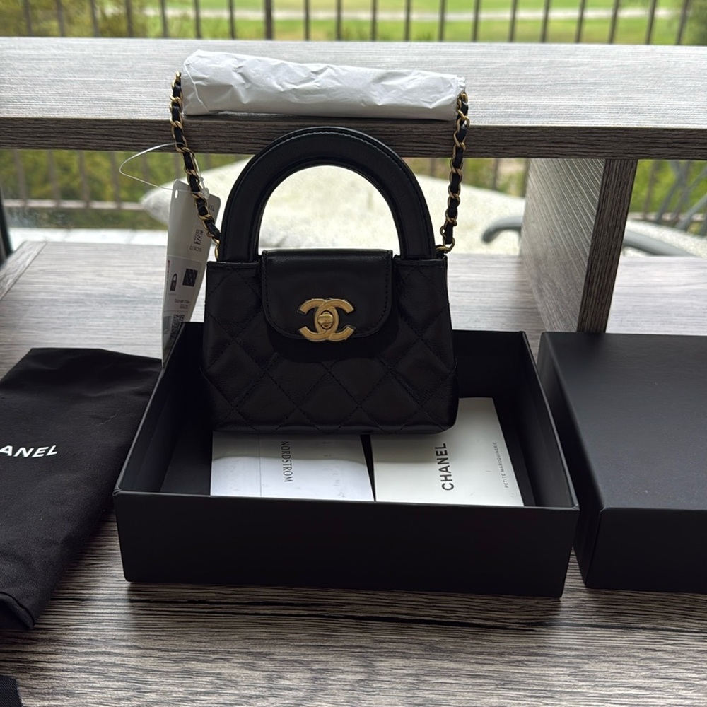 CHANEL Black CC Logo Mini Kelly Nano Shopper shiny aged Calfskin